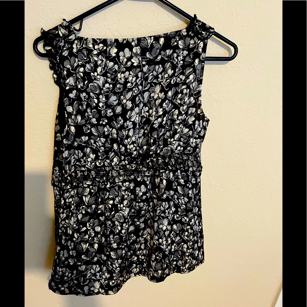 Ann Taylor Loft Petites Top, from a clean and smoke-free home. EUC.